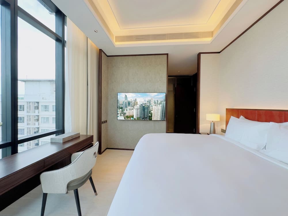 SILQ Hotel And Residence — 23