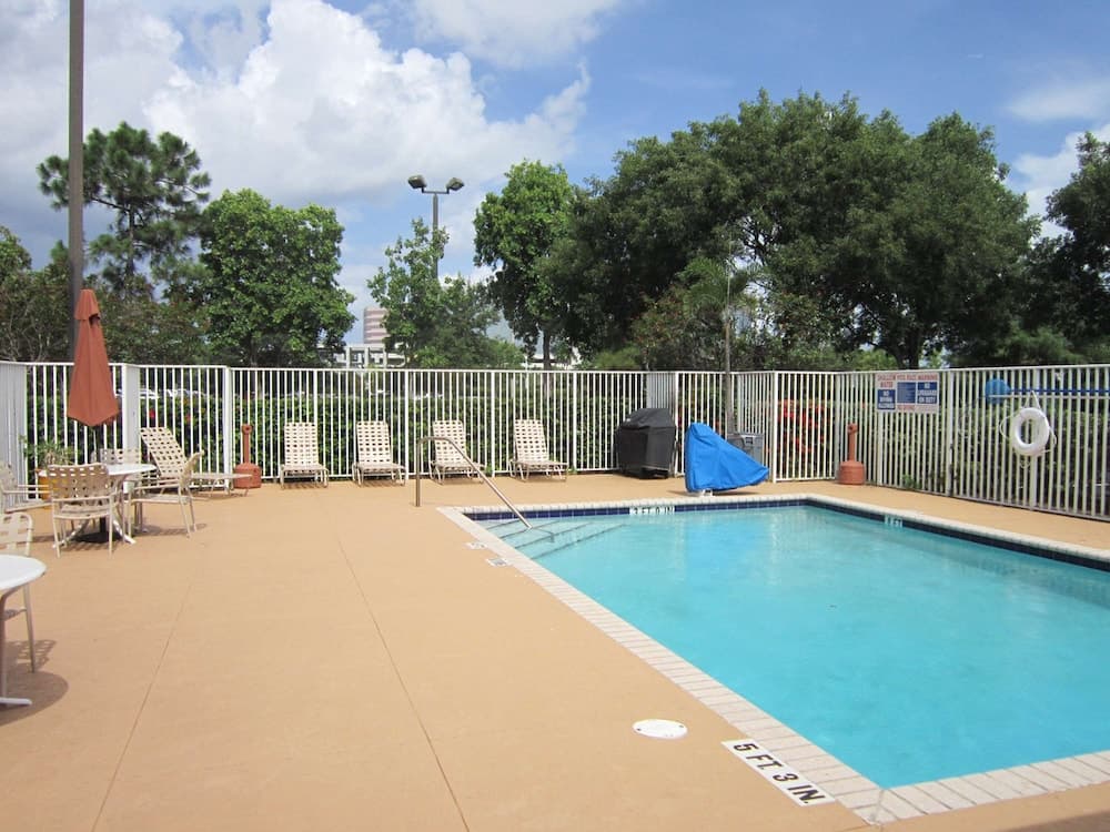 Extended Stay America Suites Ft Lauderdale Cyp Crk NW 6th Wy — 24