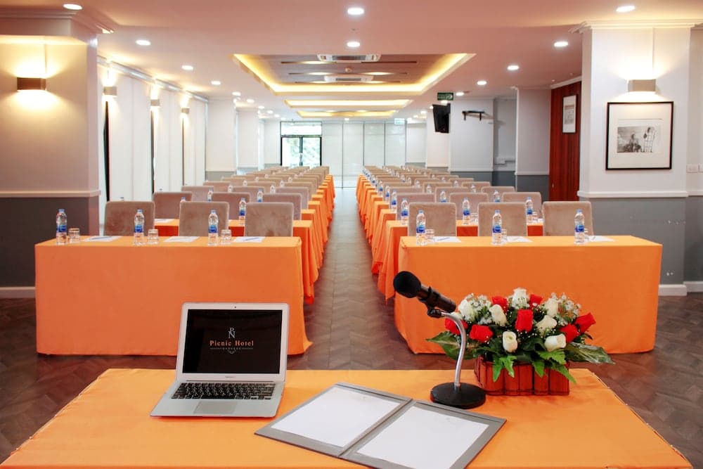 Picnic Hotel Bangkok — 22