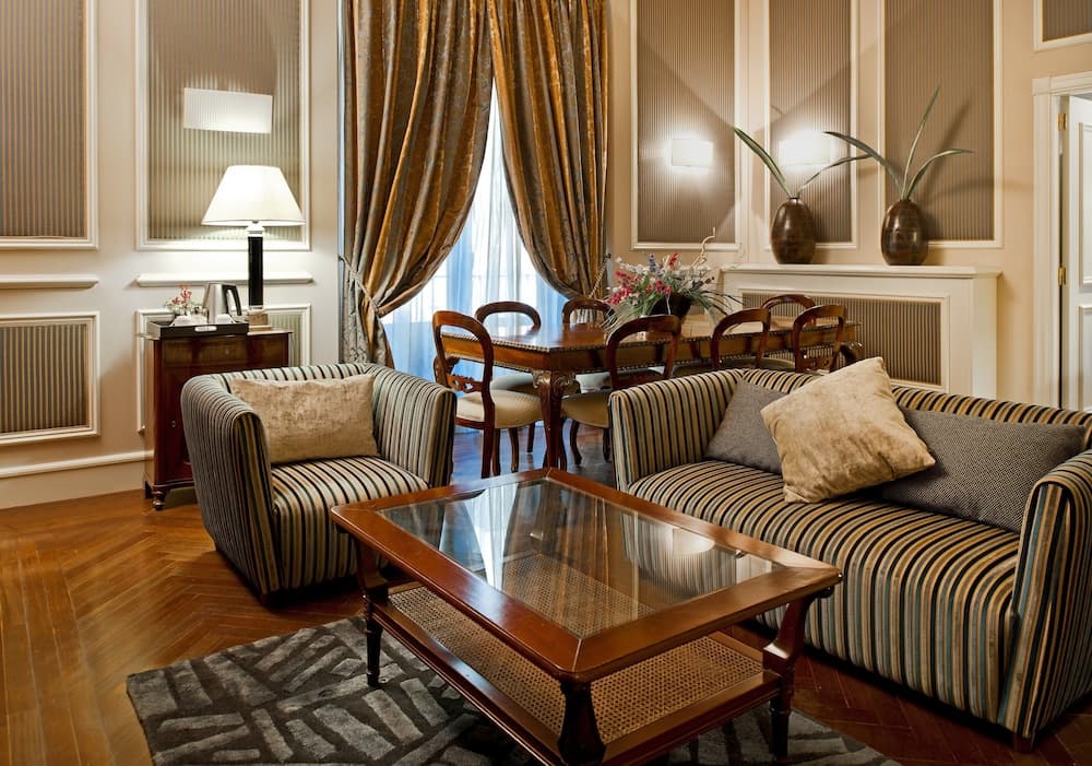 Catalonia Las Cortes Hotel — 19