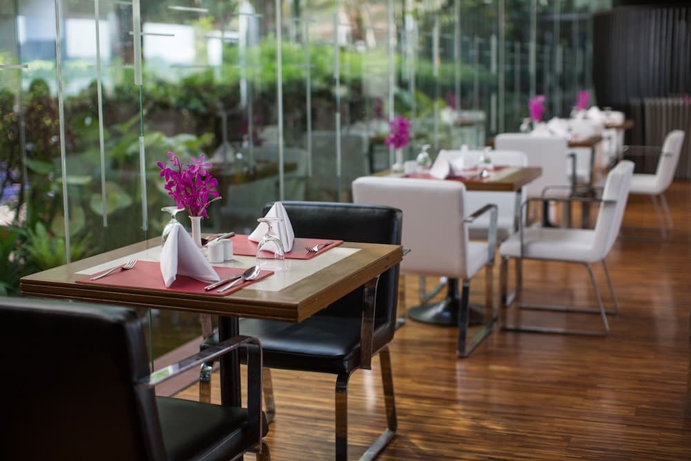 Ramada Plaza by Wyndham Bangkok Menam Riverside — 12