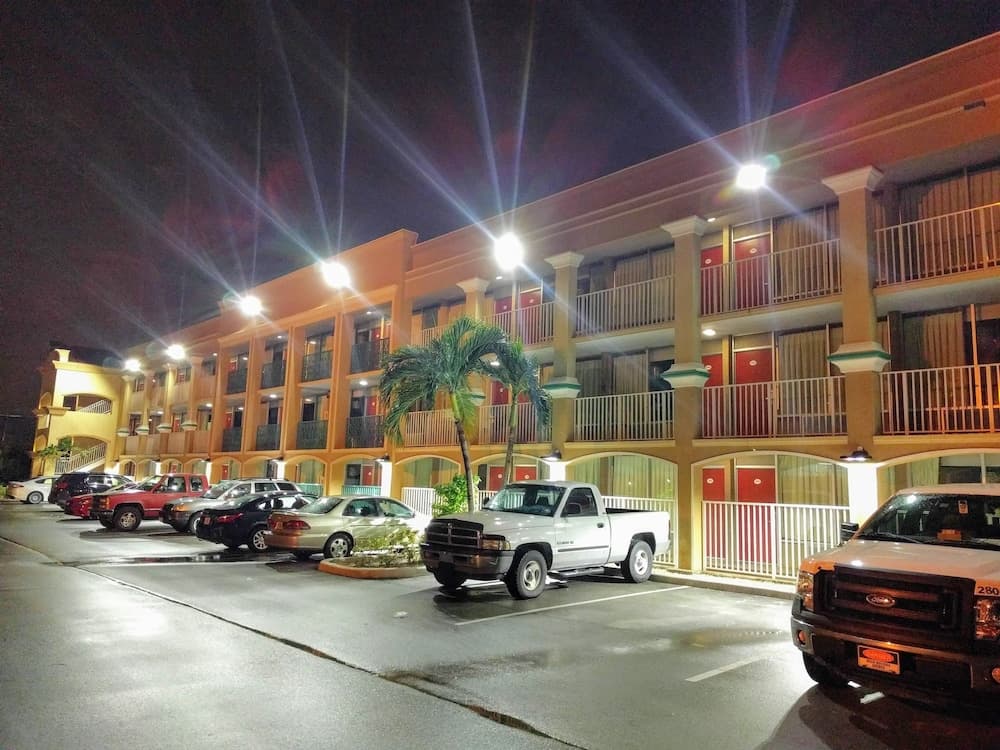 Red Carpet Inn Flughafen und Kreuzfahrthafen Hotel Fort Lauderdale — 13