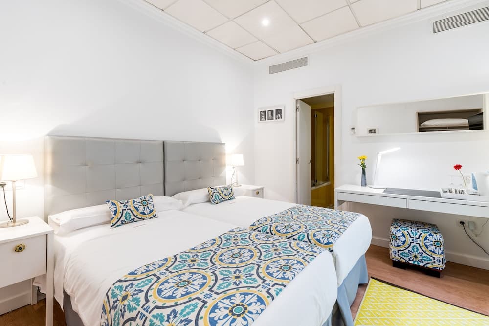 Hotel Sevilla — 3