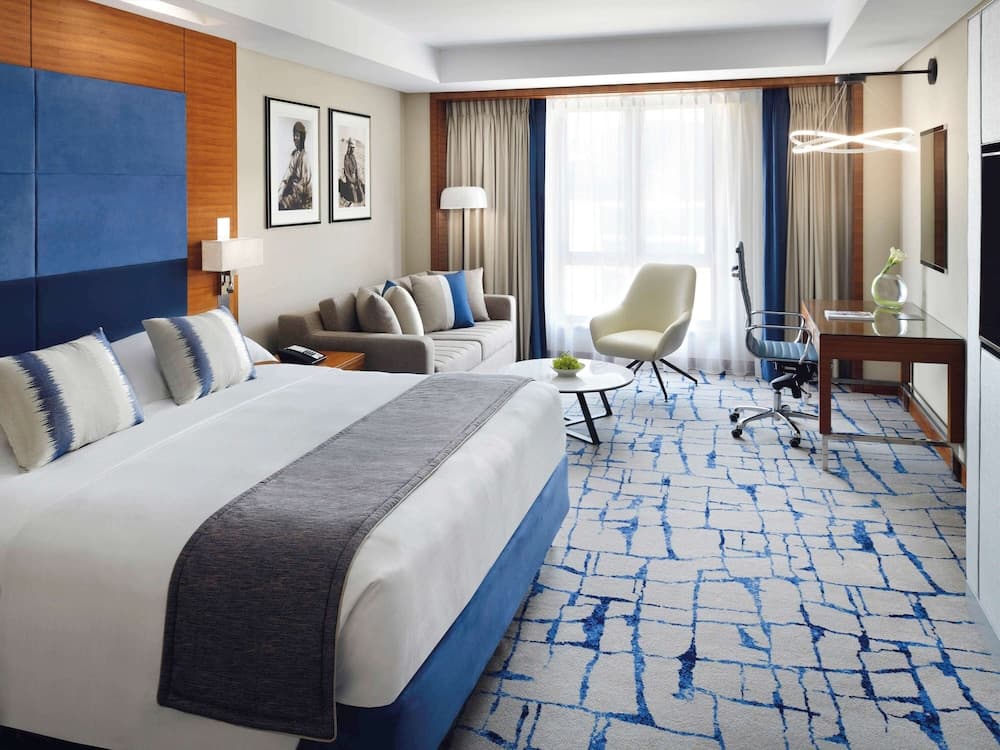 Mövenpick Hotel & Apartments Bur Dubai — 9