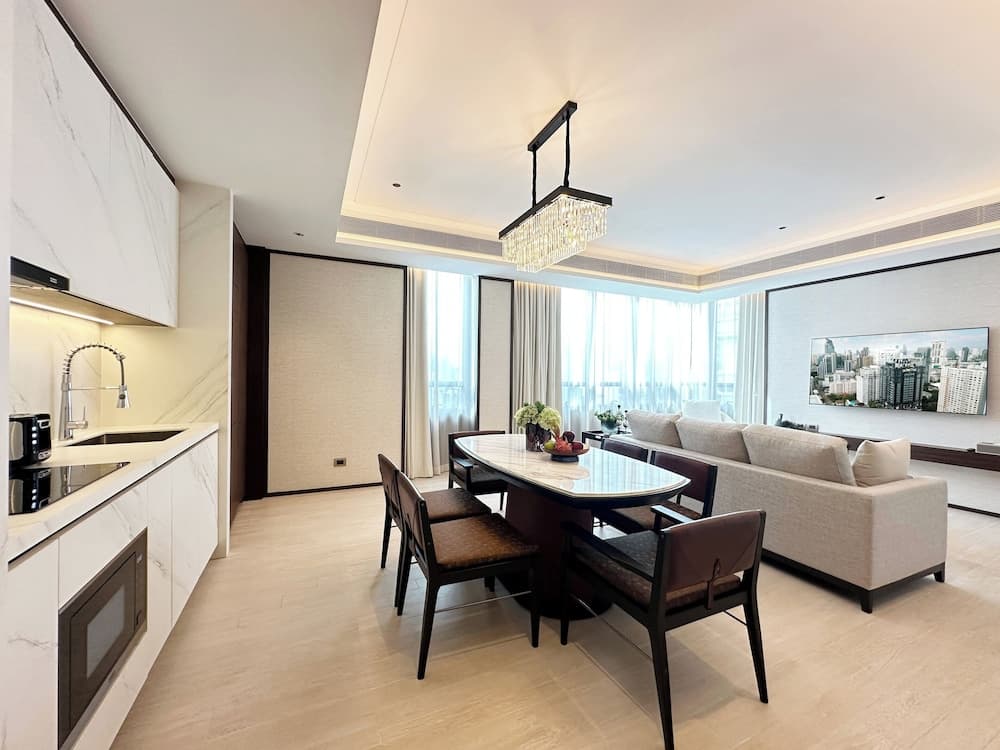SILQ Hotel And Residence — 19
