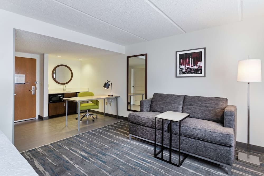Hampton Inn & Suites Orlando Intl Dr N — 7