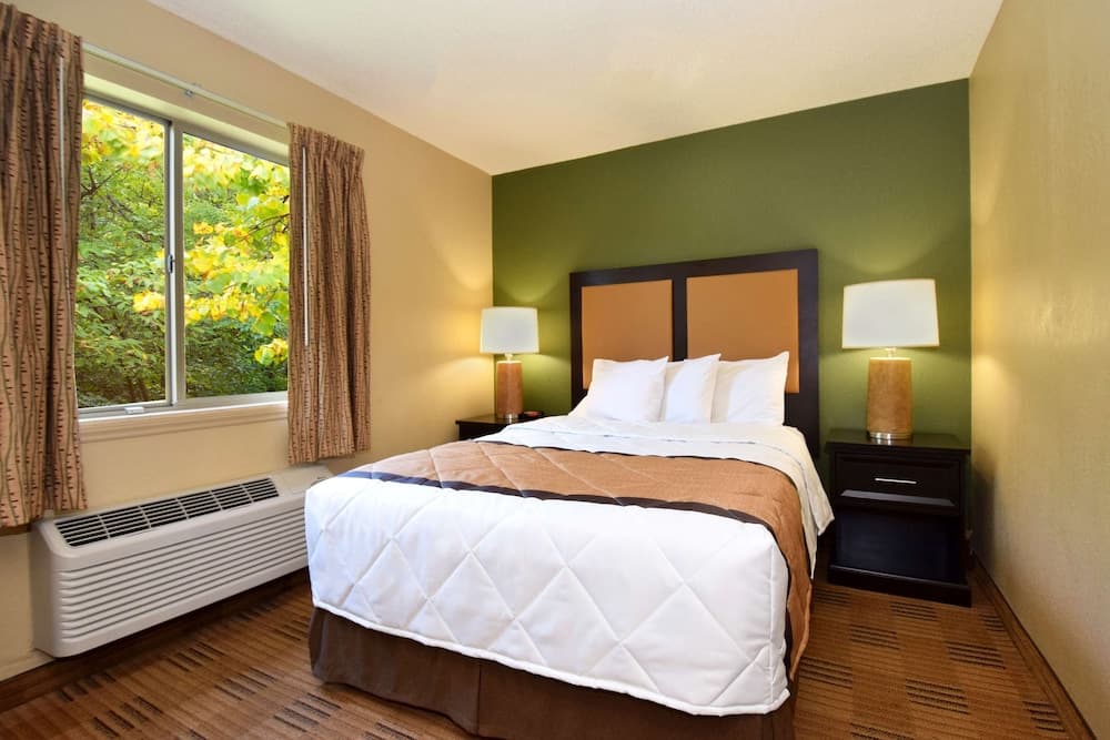 Extended Stay America Suites Ft Lauderdale Cyp Crk NW 6th Wy — 10