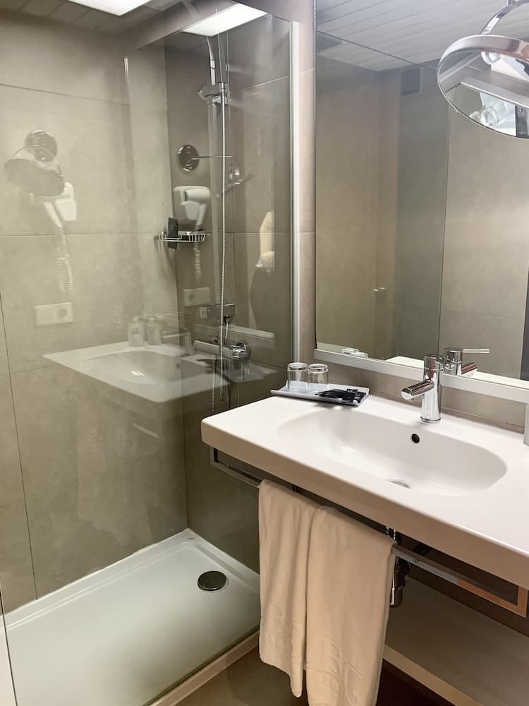 BG Hotel Caballero — 22