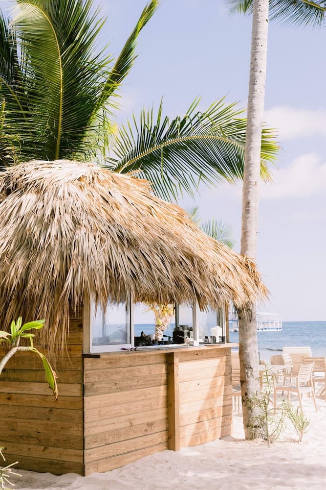 Incredibly Beautiful Condo Just Steps to the Beach — 25