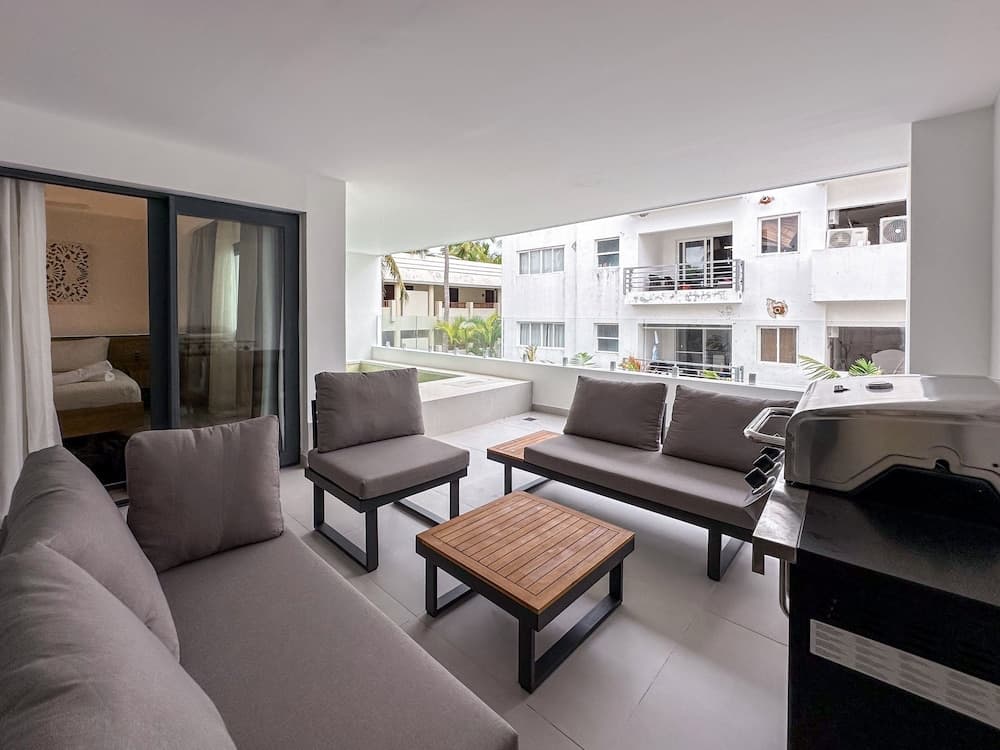 Incredibly Beautiful Condo Just Steps to the Beach — 22