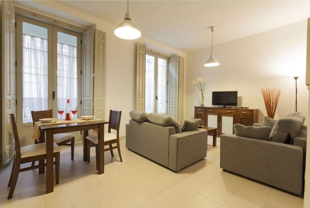Apartamentos Gibralfaro — 7
