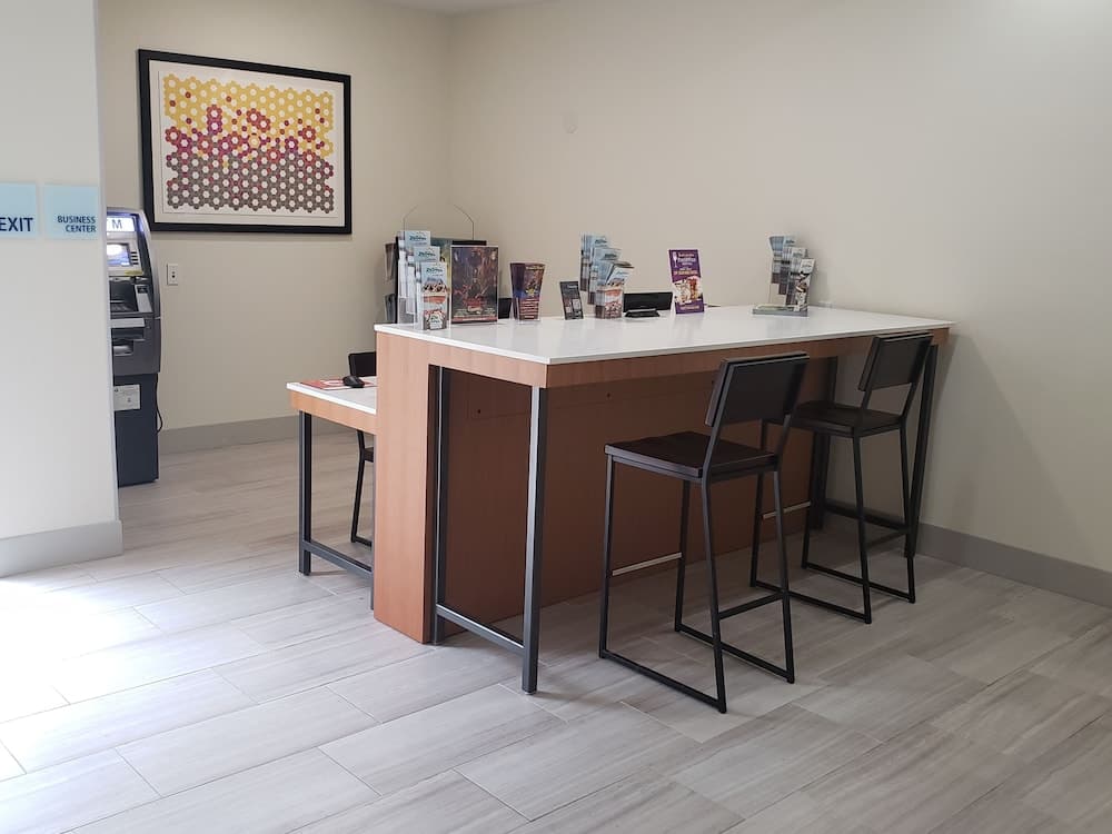Holiday Inn Express Tampa N I-75 - University Area by IHG — 11