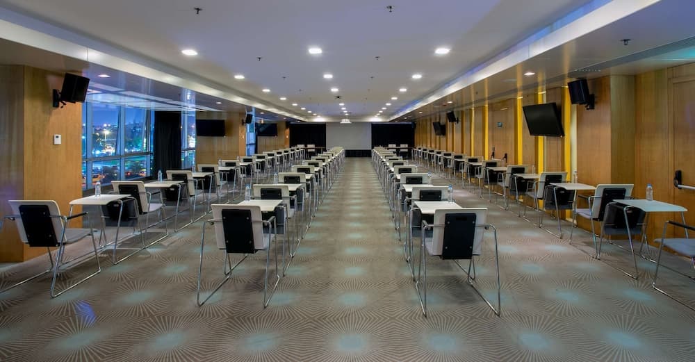 Doubletree by Hilton Istanbul Moda — 11