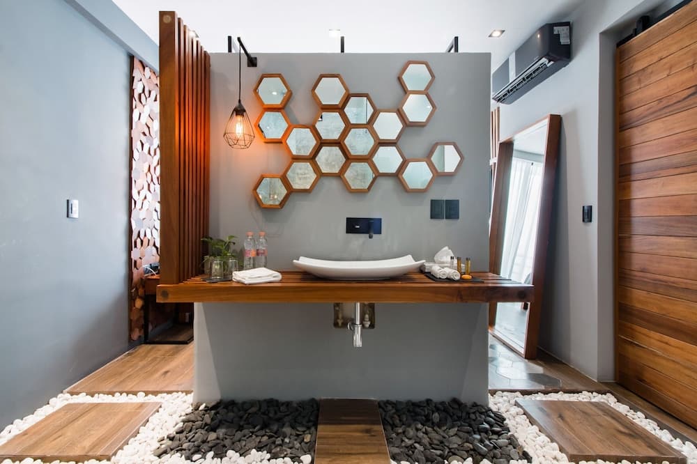 Leaf Boutique Condos — 25