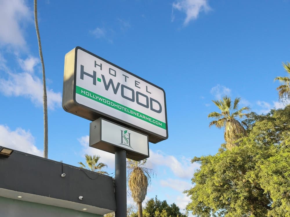 Hotel H-Wood — 11