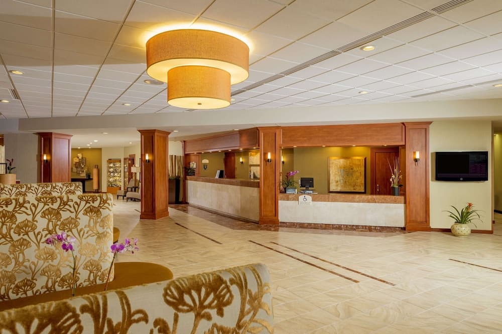 Sonesta Miami Airport — 11