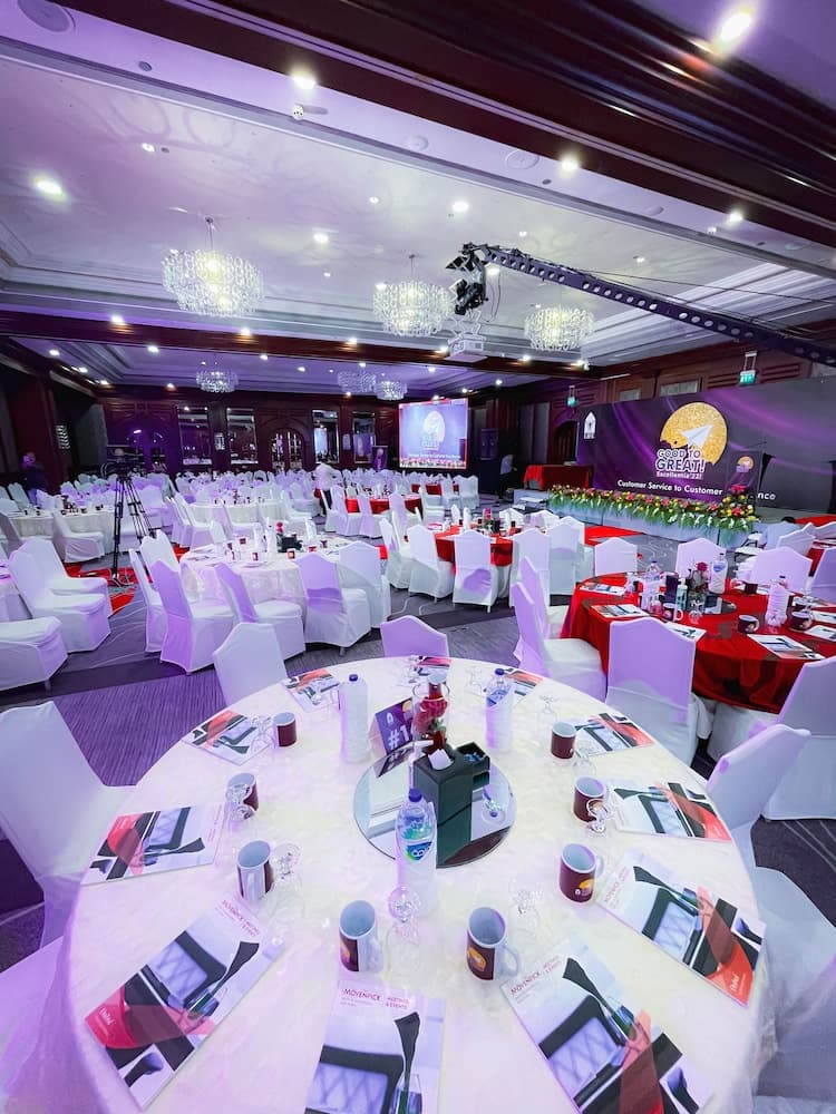 Mövenpick Hotel & Apartments Bur Dubai — 7