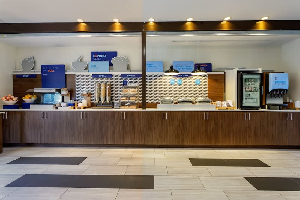 Holiday Inn Express Tampa N I-75 - University Area by IHG — 13
