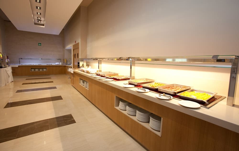 Hotel M.A. Sevilla Congresos — 9