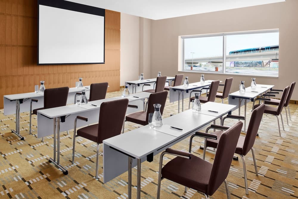 Novotel Dubai Al Barsha — 13