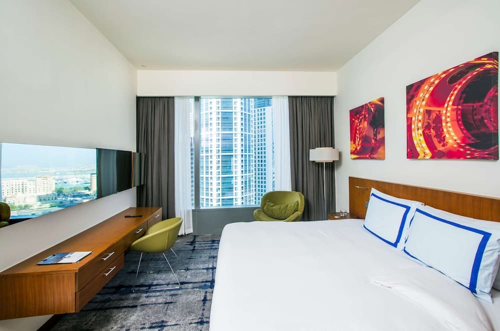 Media One Hotel Dubai — 12