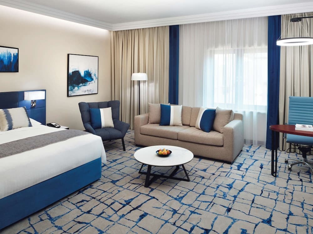 Mövenpick Hotel & Apartments Bur Dubai — 17