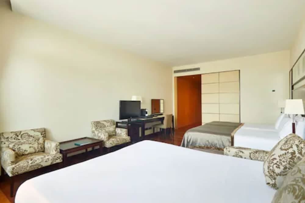 Eurostars Grand Marina — 2