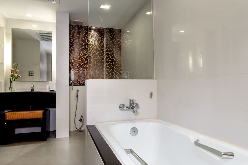 Ramada Plaza by Wyndham Bangkok Menam Riverside — 5
