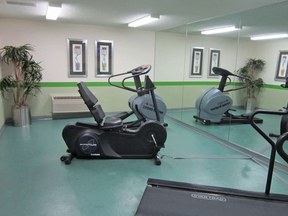 Extended Stay America Suites Ft Lauderdale Cyp Crk NW 6th Wy — 25
