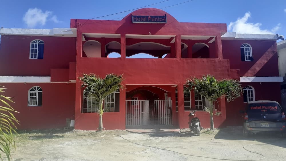 Hotel Punto 4 — 13