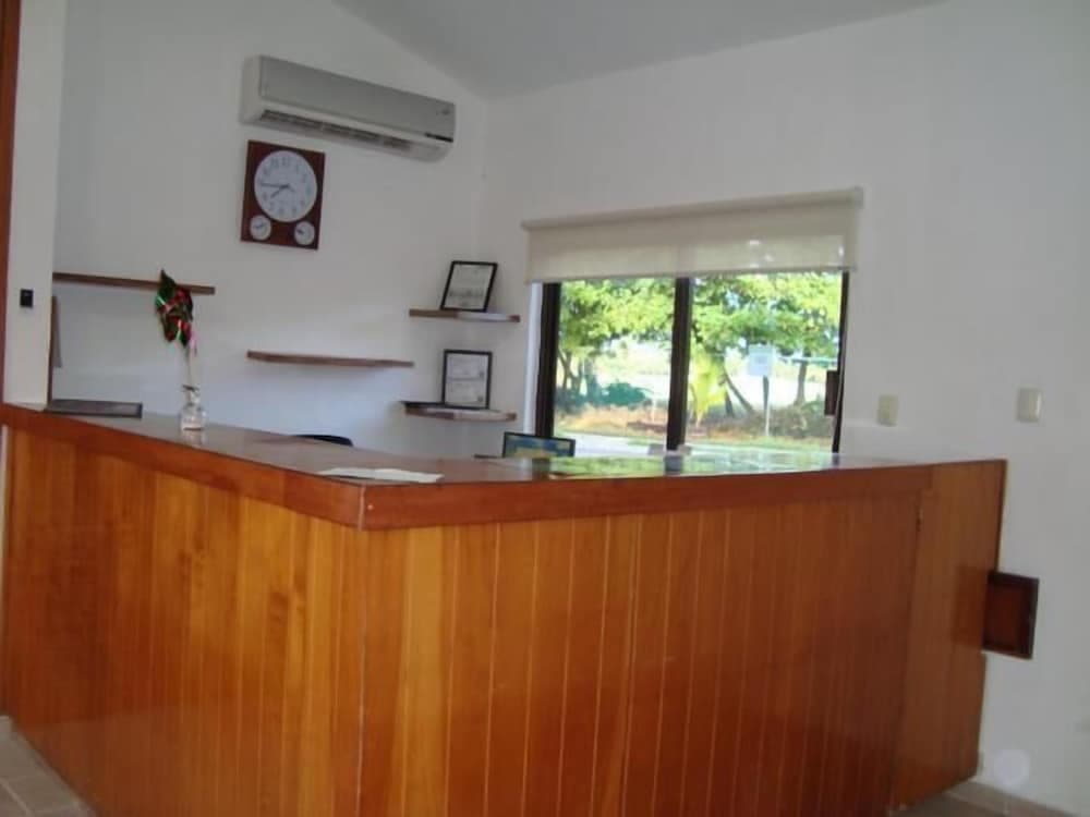 Gran Laguna Real — 13