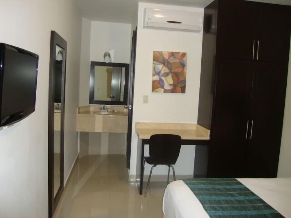 Maria Elena Hotel — 10