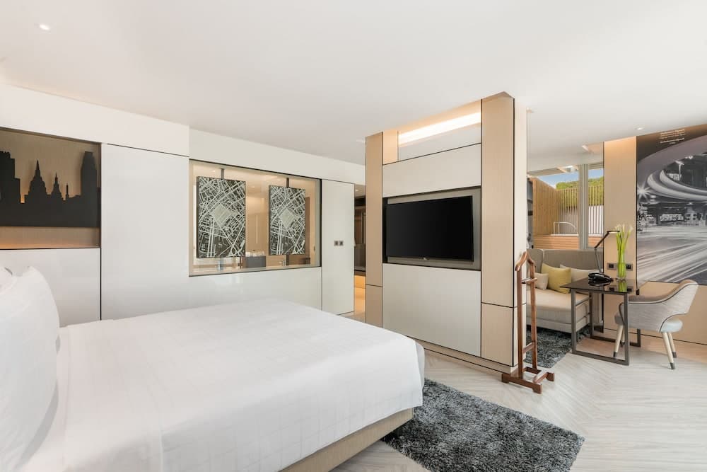 Pathumwan Princess Hotel — 12