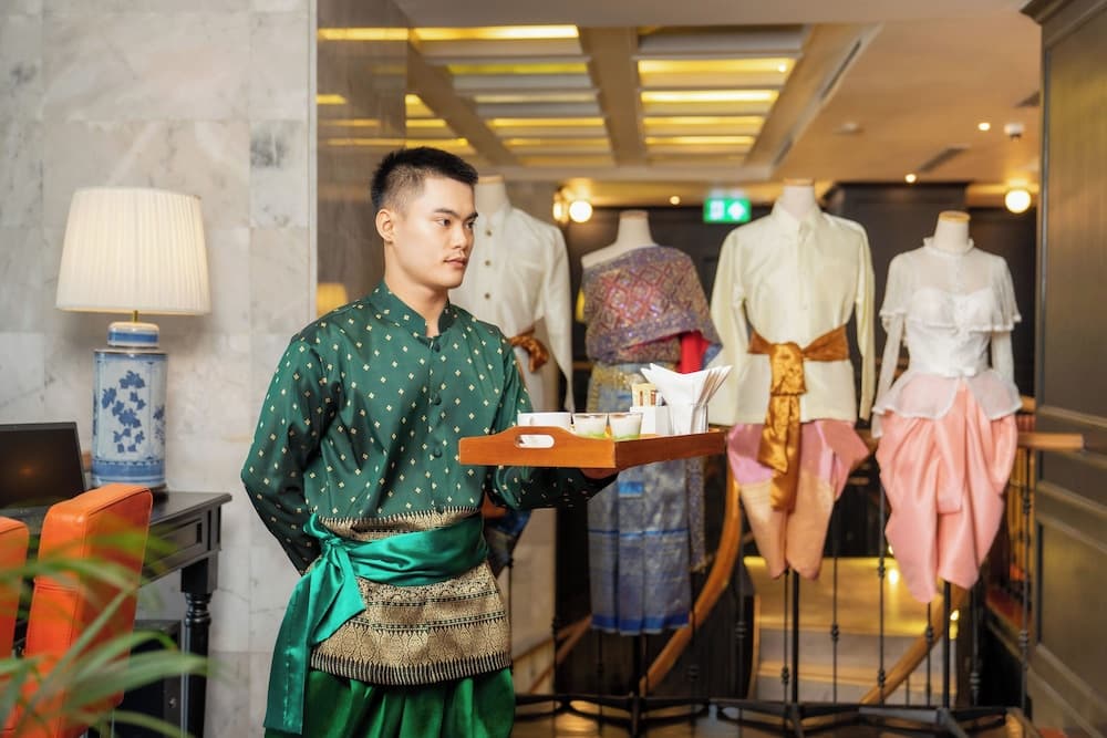Akara Hotel Bangkok — 16