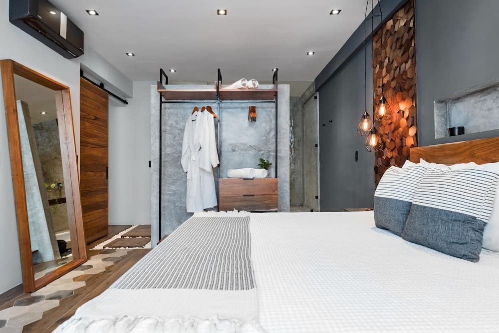 Leaf Boutique Condos — 2