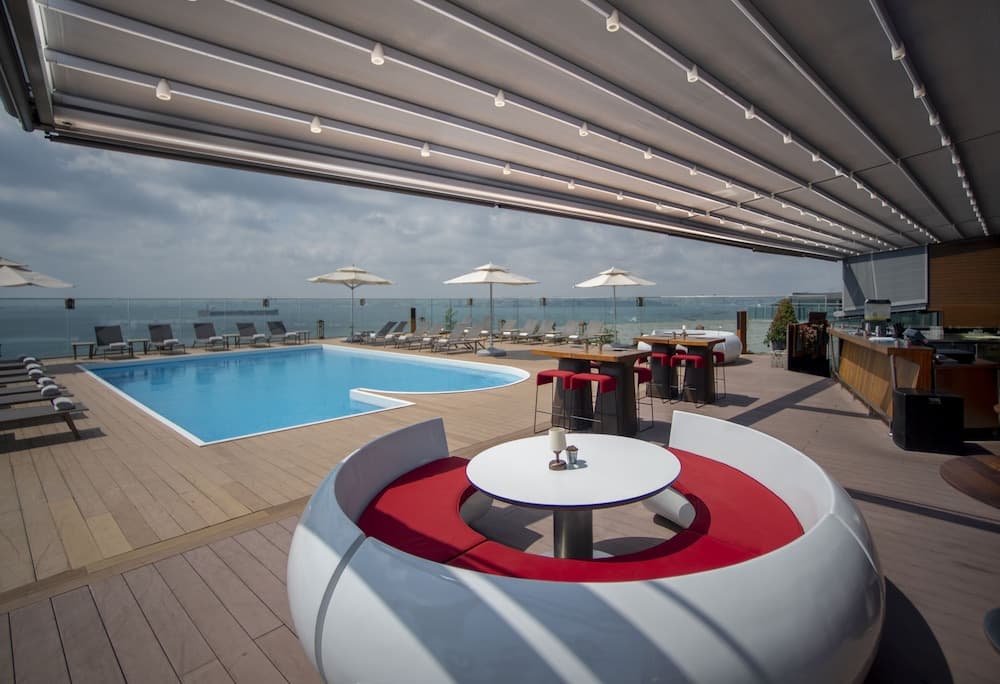 Doubletree by Hilton Istanbul Moda — 15