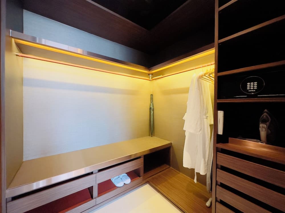 SILQ Hotel And Residence — 10