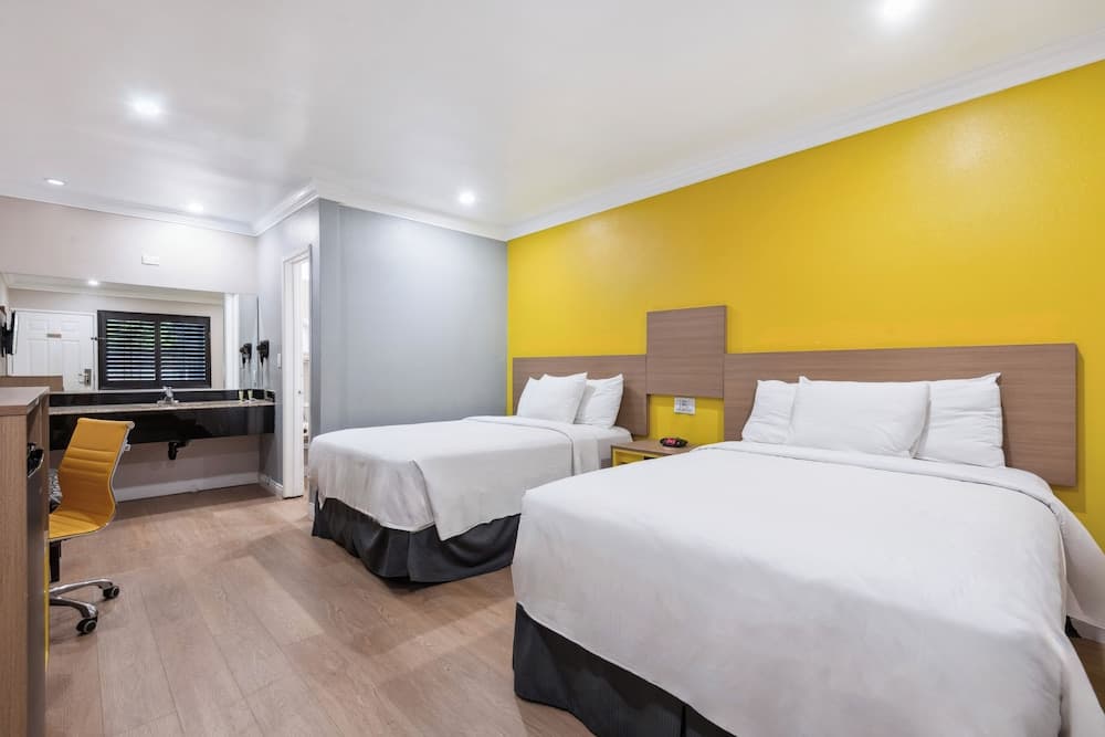 Hotel H-Wood — 15