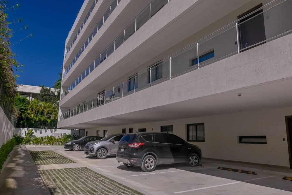 Incredibly Beautiful Condo Just Steps to the Beach — 19