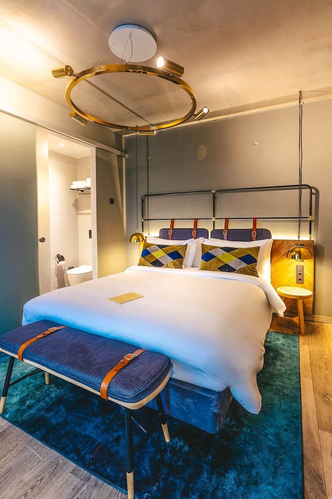 Four Elements Hotel Amsterdam — 2