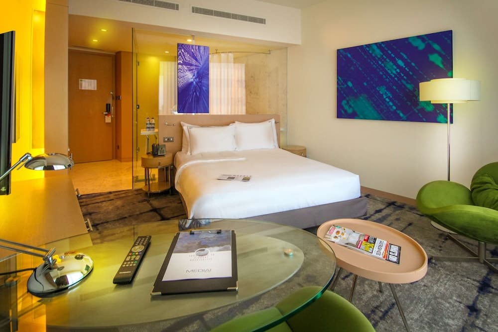 Media One Hotel Dubai — 8