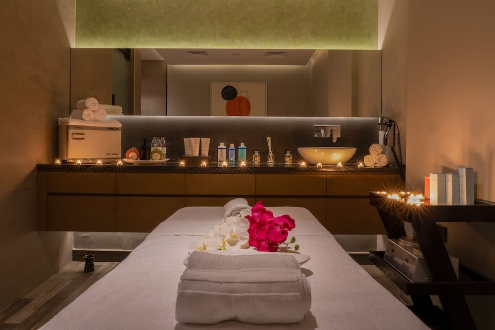 Al Khoory Courtyard Hotel — 21