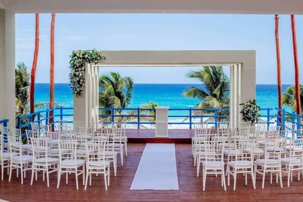 The Grand Oasis Cancun - All Inclusive — 13