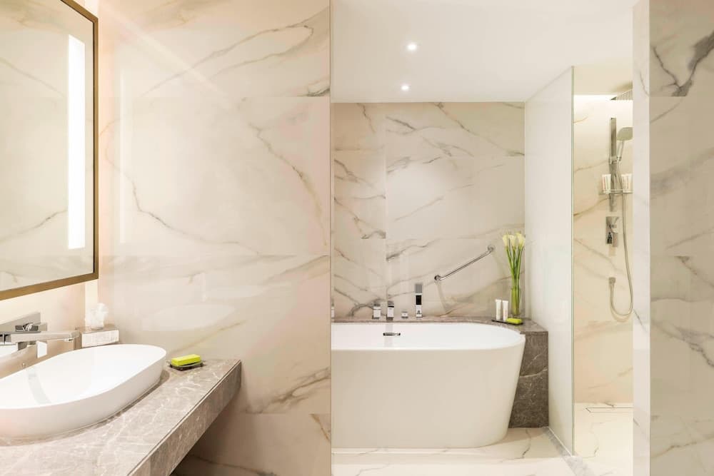 Le Meridien Dubai Hotel & Conference Centre — 30