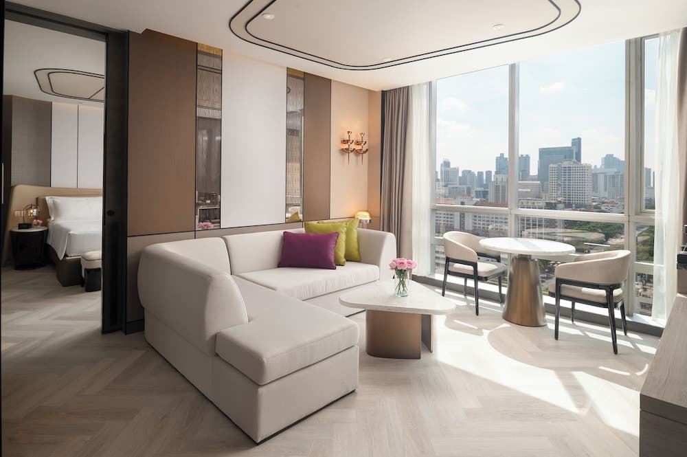 Pathumwan Princess Hotel — 11
