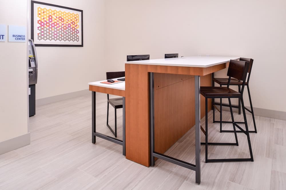 Holiday Inn Express Tampa N I-75 - University Area by IHG — 2