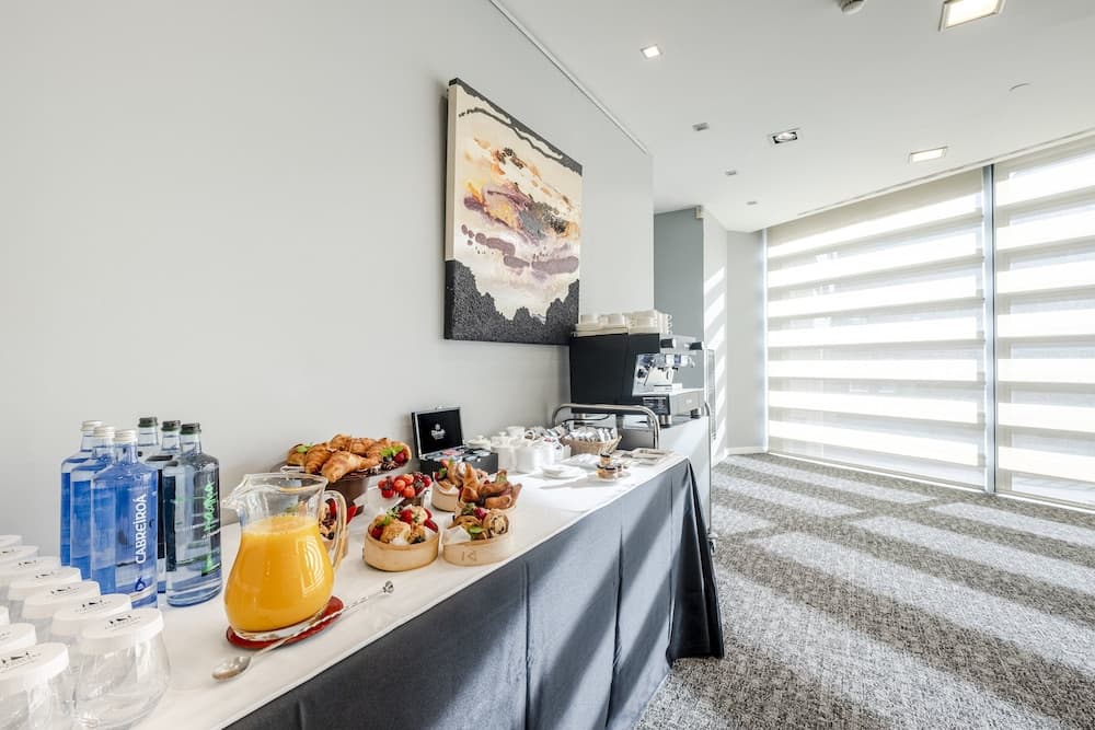 Eurostars Grand Marina — 17