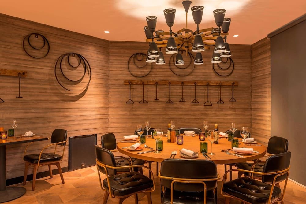 Le Meridien Dubai Hotel & Conference Centre — 25