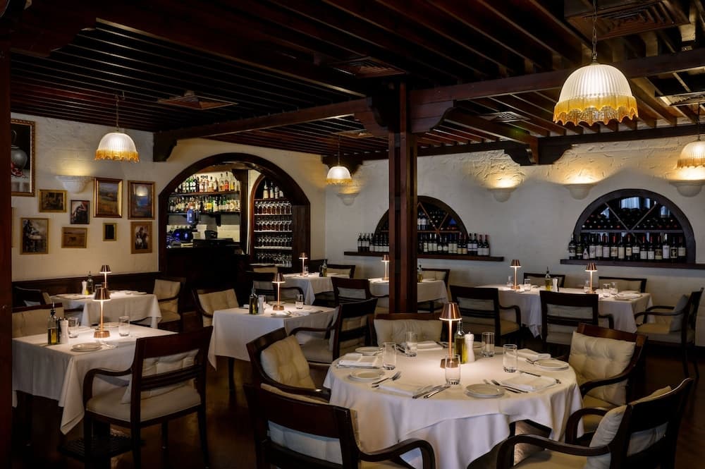 Le Meridien Dubai Hotel & Conference Centre — 16